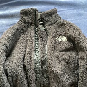 North face XS women’s coat. Fuzzy outside. Slightly worn.